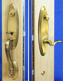 Salem Handleset in Antique Brass